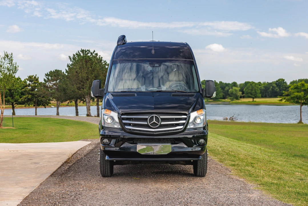 2018 Airstream - Image 9 of 31