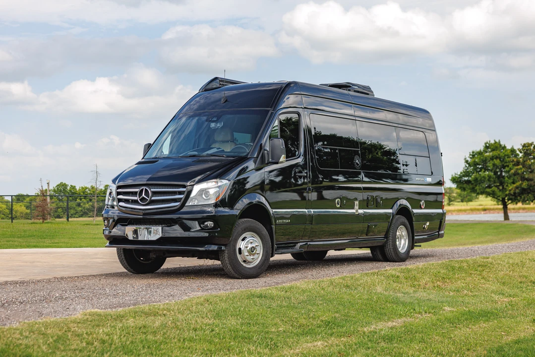 2018 Airstream - Image 4 of 31