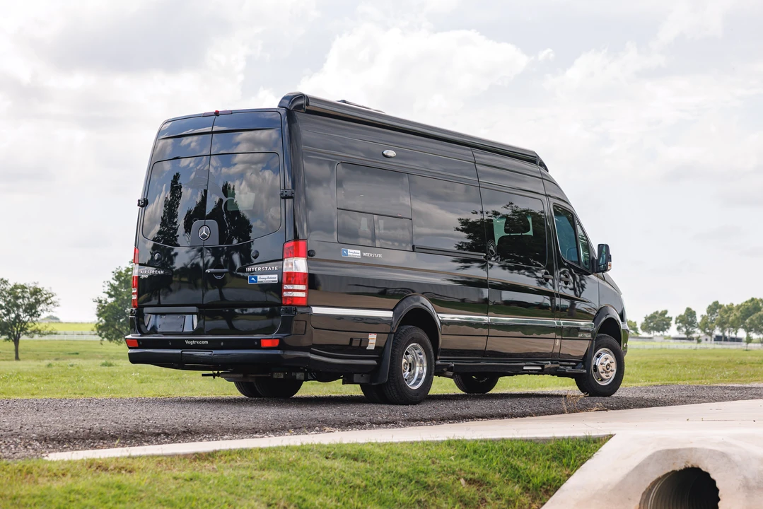 2018 Airstream - Image 18 of 31