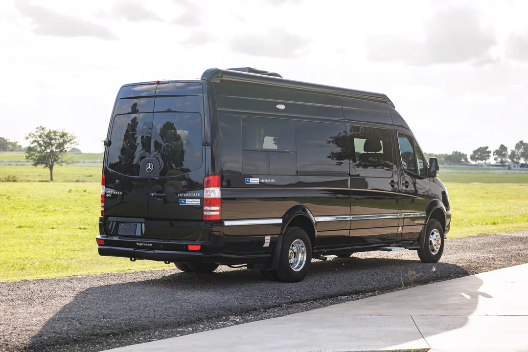 2018 Airstream - Image 19 of 31