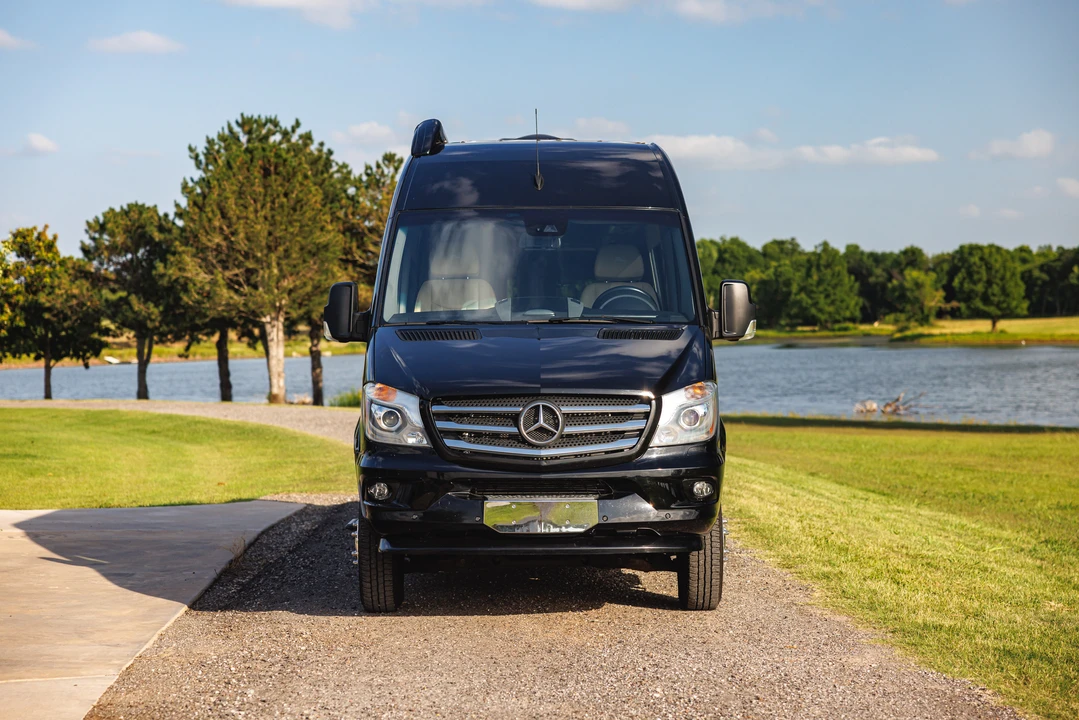 2018 Airstream - Image 7 of 31