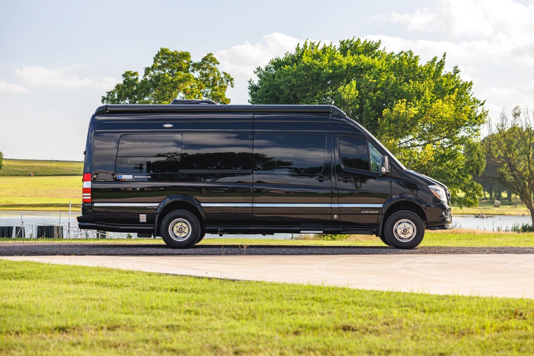 2018 Airstream - Image 14 of 31