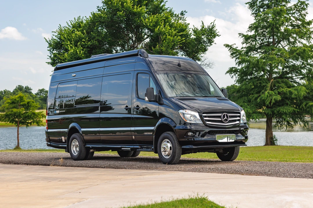 2018 Airstream - Image 10 of 31