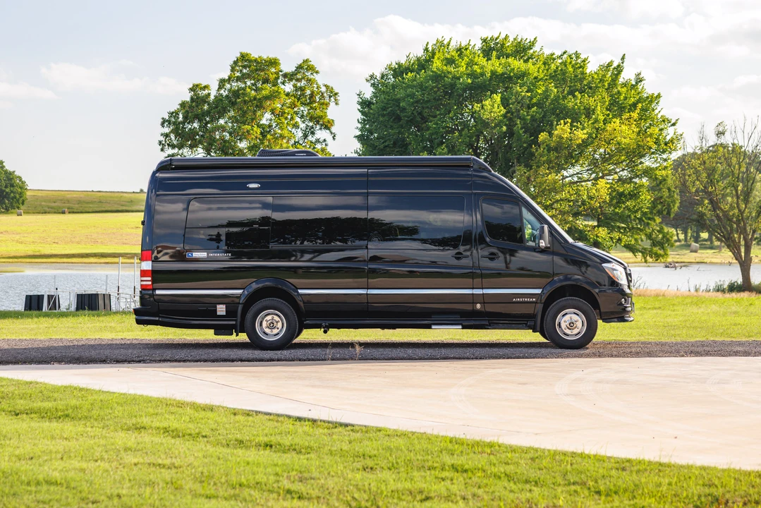 2018 Airstream - Image 13 of 31