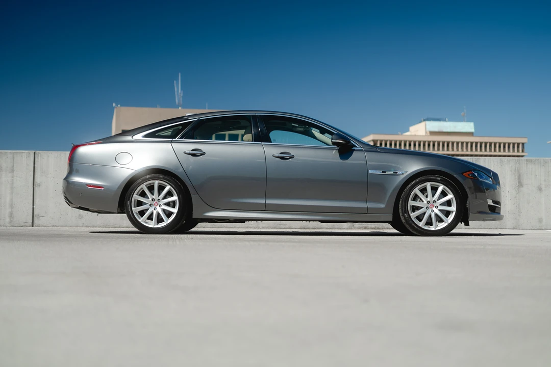 2018 Jaguar X351 XJ - Image 5 of 31