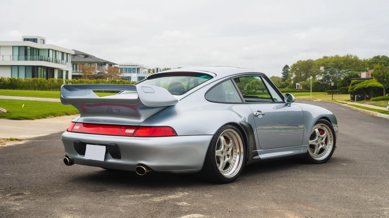 1996 Porsche 993 Carrera 4S - Image 9 of 31