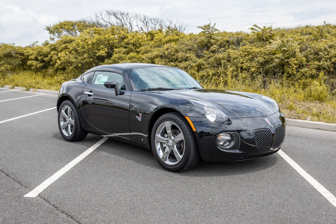 2009 Pontiac Solstice GXP - Image 2 of 31