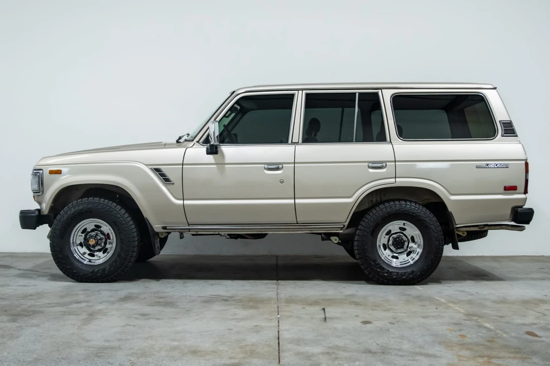 1989 Toyota J60 Land Cruiser - Image 3 of 7