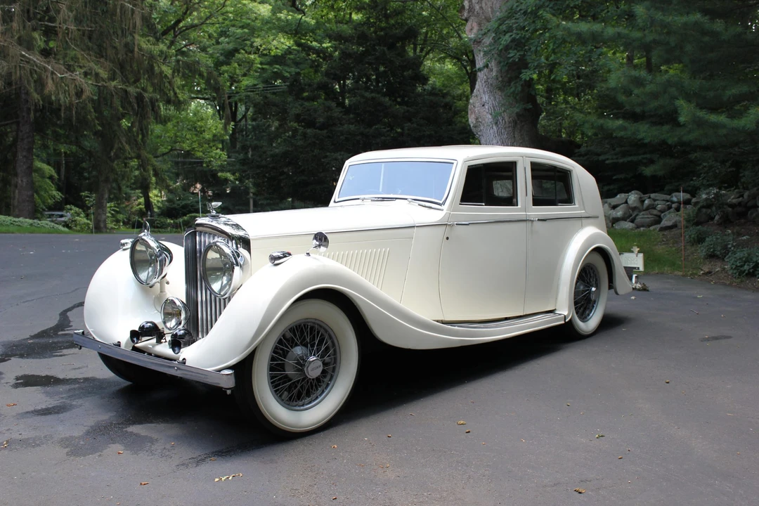 1938 Bentley 4 1/4 Litre - Image 2 of 31