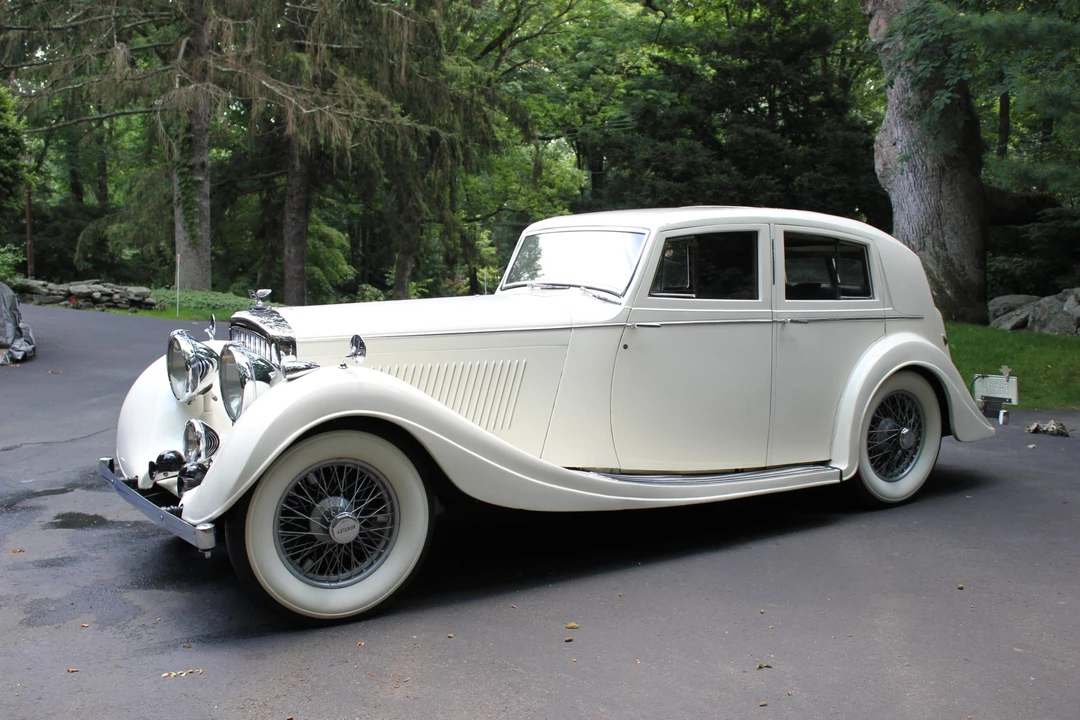 1938 Bentley 4 1/4 Litre - Image 3 of 31