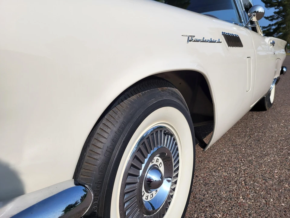 1957 Ford Thunderbird 1st Gen - Image 29 of 31