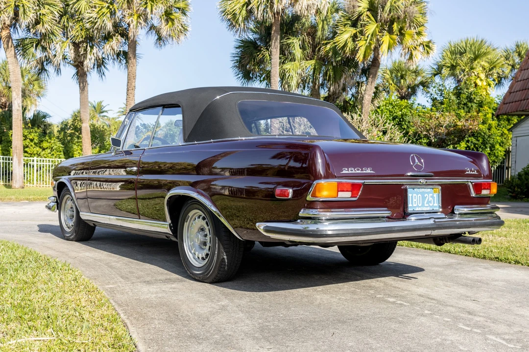 1971 Mercedes-Benz W111 280SE 3.5 Cabriolet - Image 4 of 31