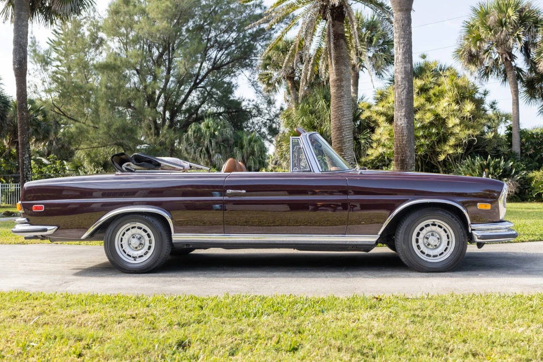 1971 Mercedes-Benz W111 280SE 3.5 Cabriolet - Image 18 of 31