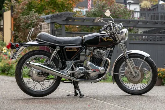 1971 Norton Commando 750 Roadster