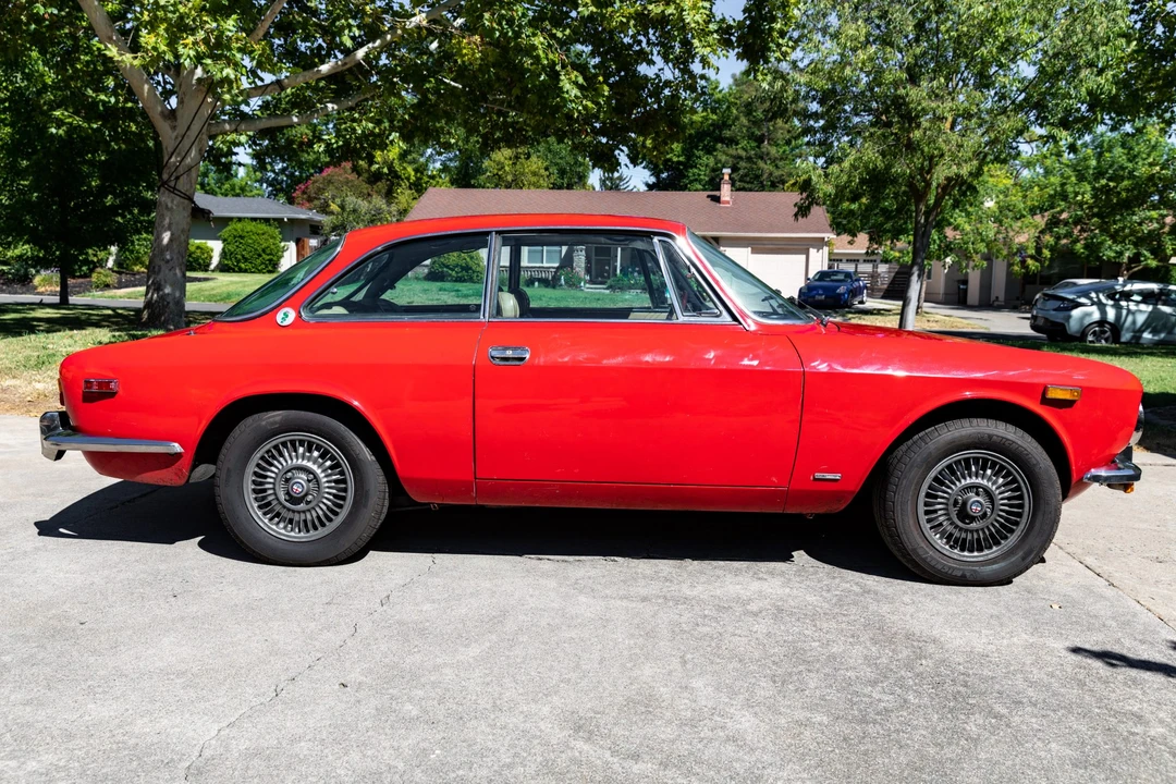 1974 Alfa Romeo 2000 GT Veloce - Image 11 of 31