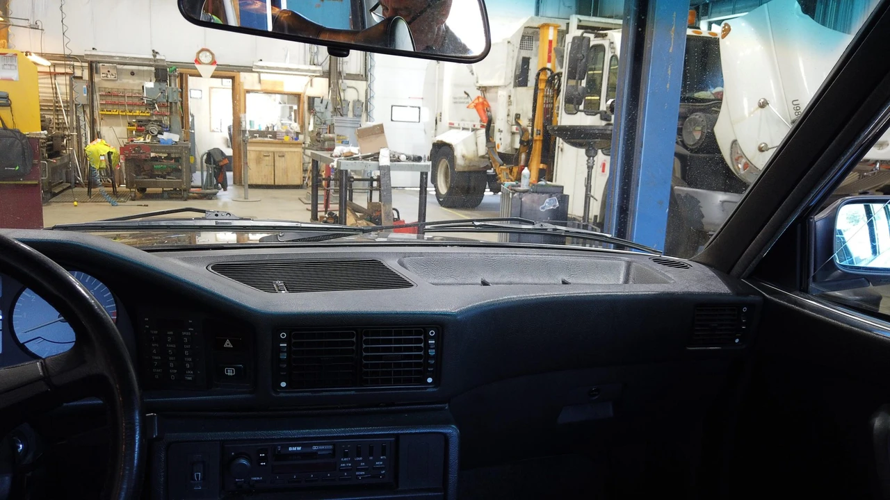 1983 BMW E28 5 Series - Image 26 of 31