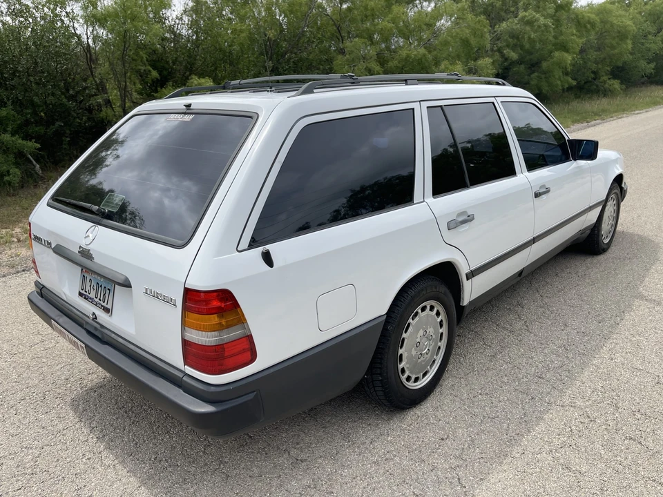 1987 Mercedes-Benz W124 E-Class - Image 11 of 31