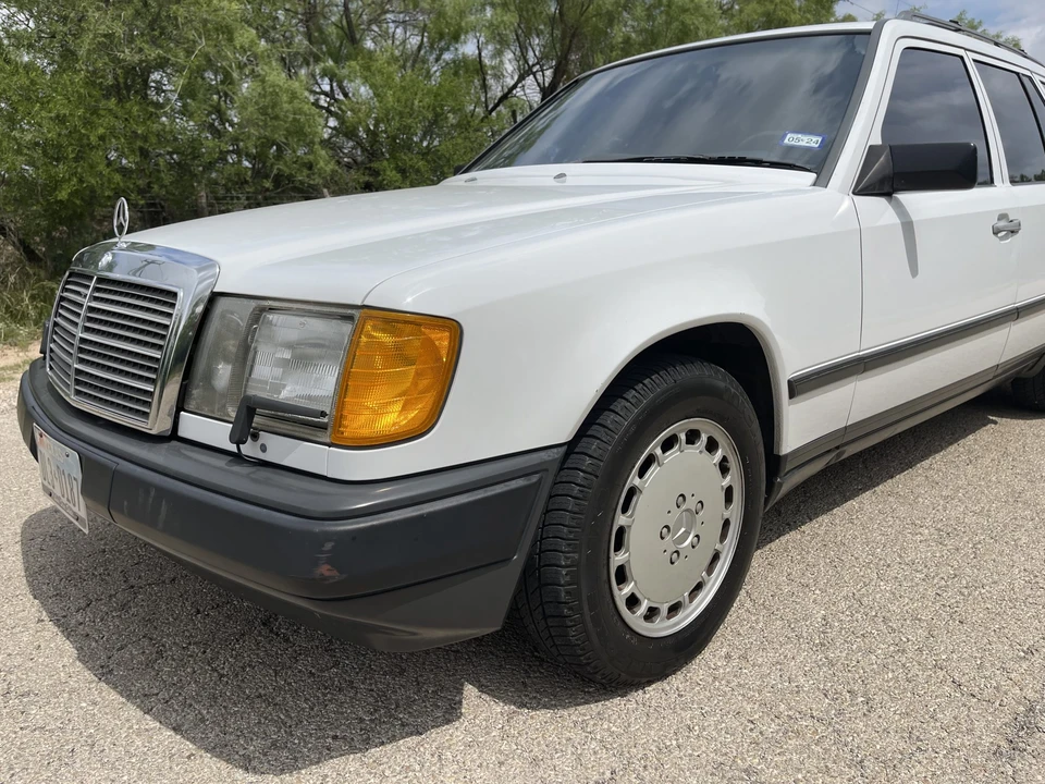 1987 Mercedes-Benz W124 E-Class - Image 17 of 31