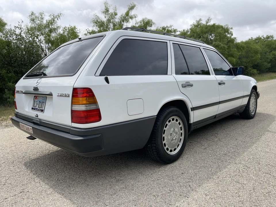 1987 Mercedes-Benz W124 E-Class - Image 10 of 31