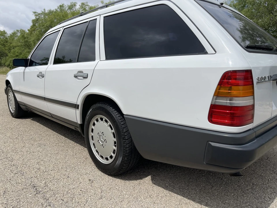 1987 Mercedes-Benz W124 E-Class - Image 25 of 31