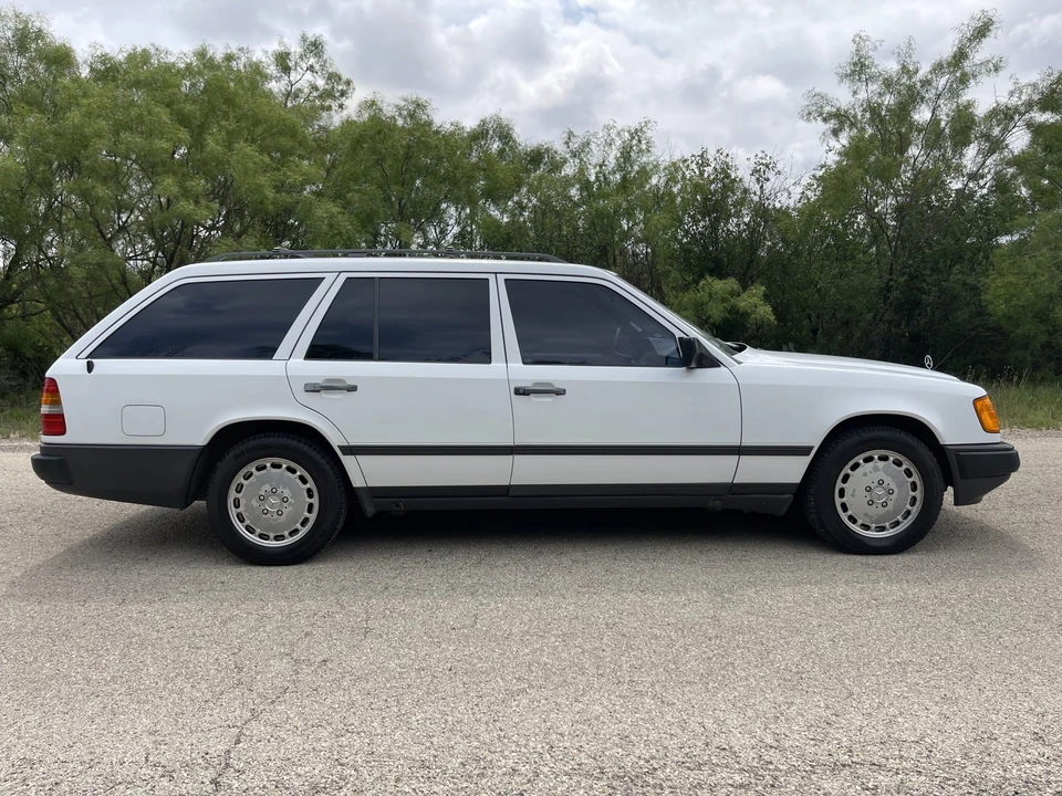 1987 Mercedes-Benz W124 E-Class - Image 12 of 31