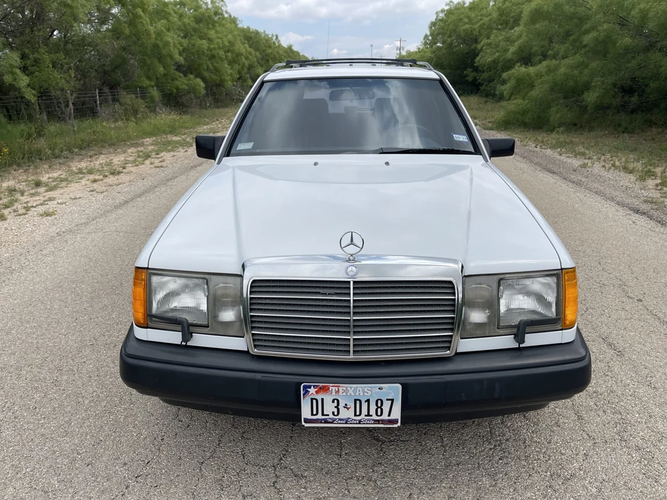 1987 Mercedes-Benz W124 E-Class - Image 16 of 31