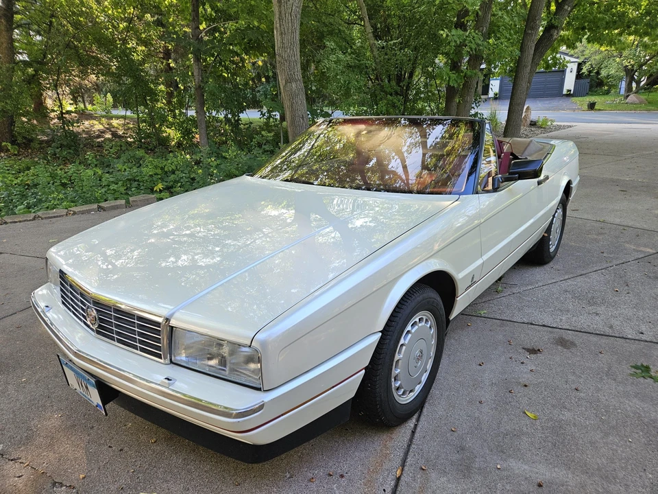 1988 Cadillac Allante - Image 15 of 31