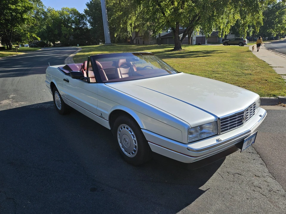 1988 Cadillac Allante - Image 17 of 31