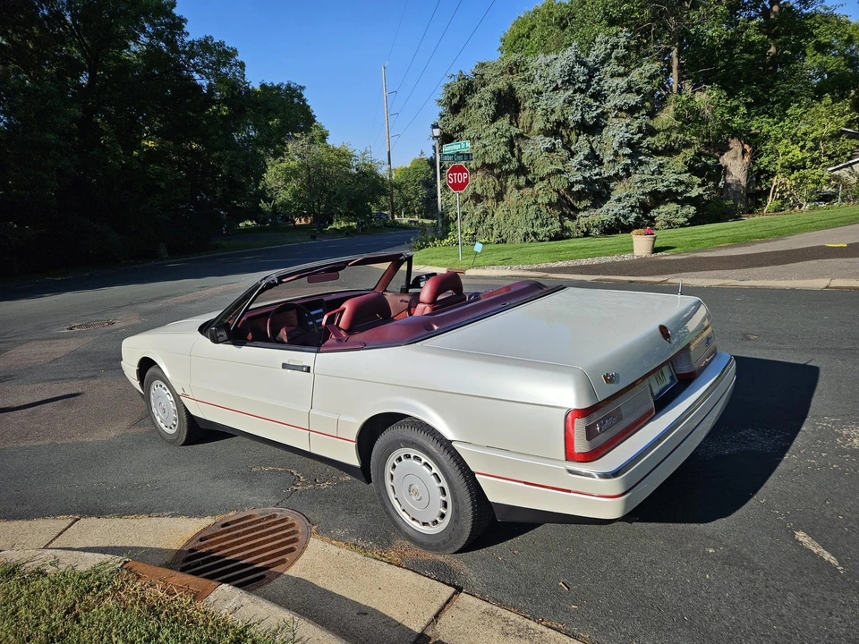 1988 Cadillac Allante - Image 14 of 31