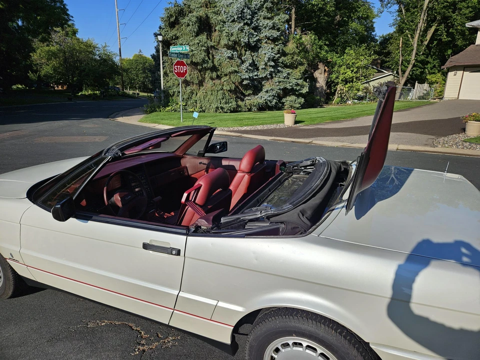 1988 Cadillac Allante - Image 12 of 31