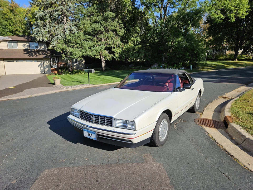 1988 Cadillac Allante - Image 9 of 31