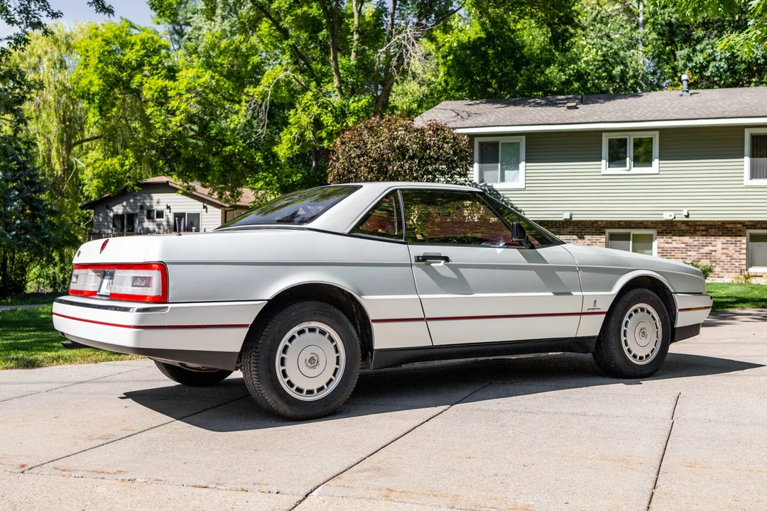 1988 Cadillac Allante - Image 3 of 31