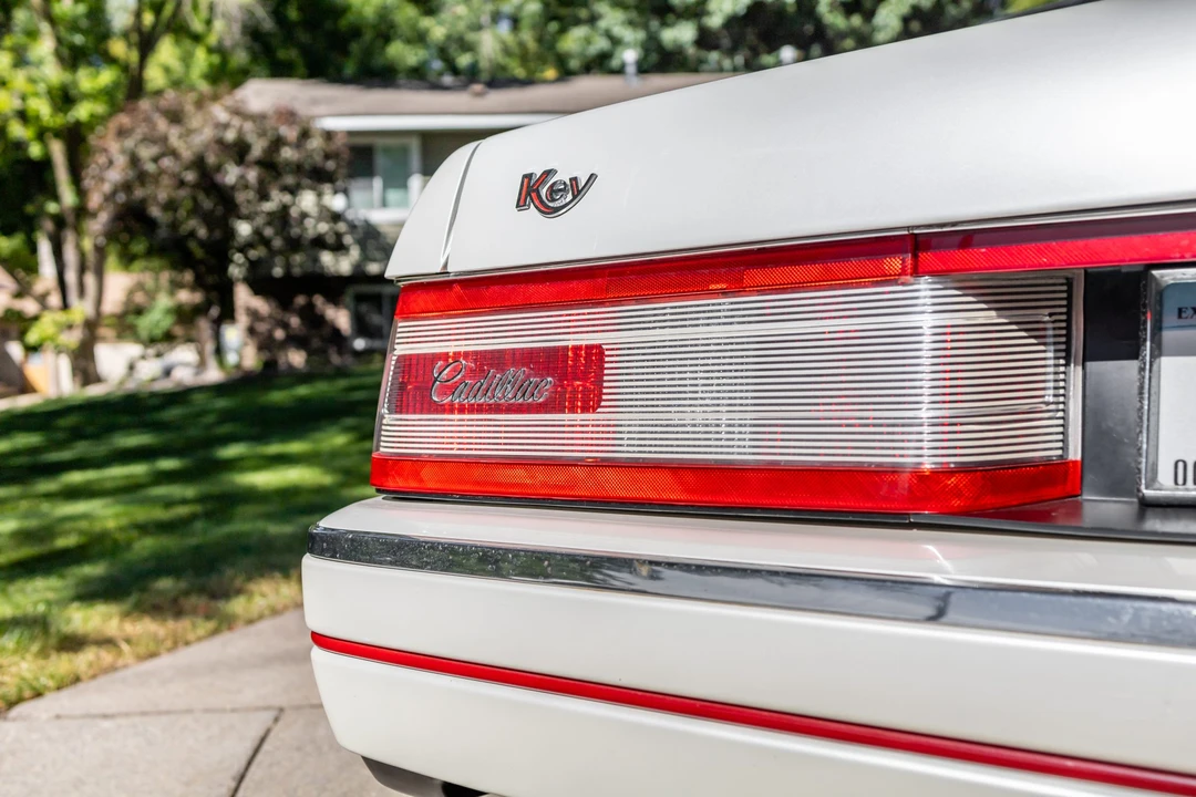 1988 Cadillac Allante - Image 23 of 31