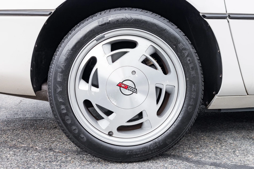 1988 Chevrolet Corvette C4 - Image 30 of 31