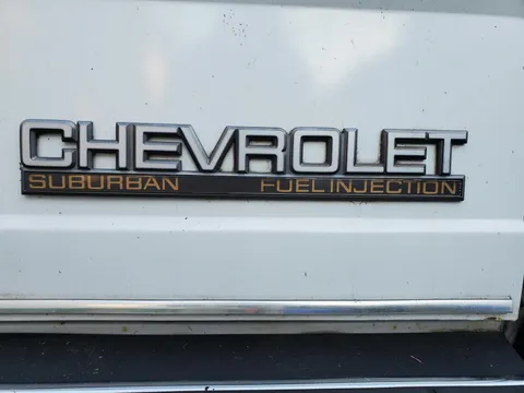 1990 Chevrolet Suburban R1500 Silverado
