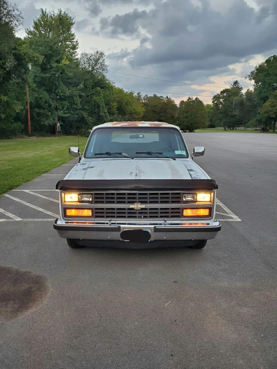 1990 Chevrolet Suburban 7th Gen - Image 7 of 31