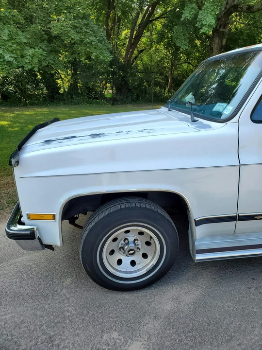 1990 Chevrolet Suburban 7th Gen - Image 18 of 31