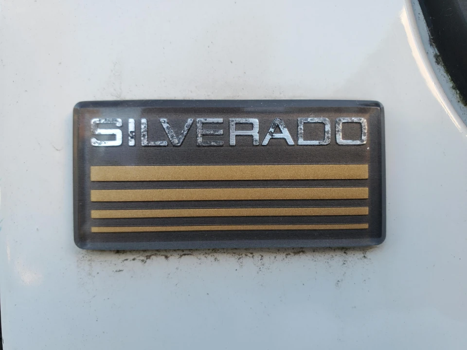 1990 Chevrolet Suburban 7th Gen - Image 15 of 31