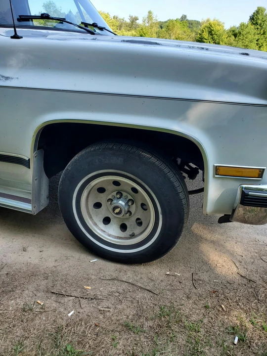 1990 Chevrolet Suburban 7th Gen - Image 19 of 31