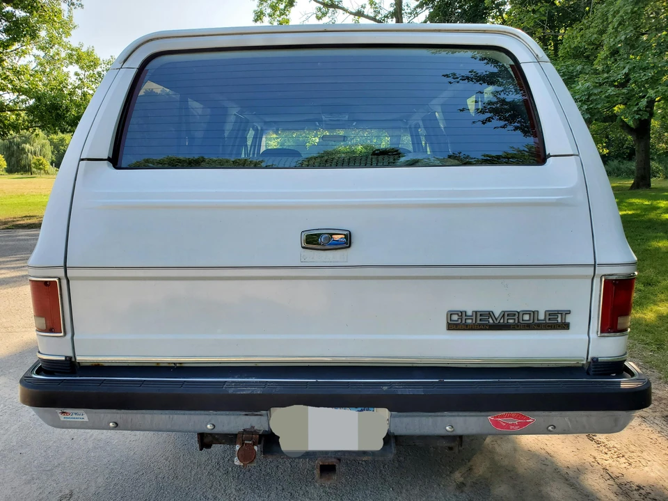 1990 Chevrolet Suburban 7th Gen - Image 12 of 31