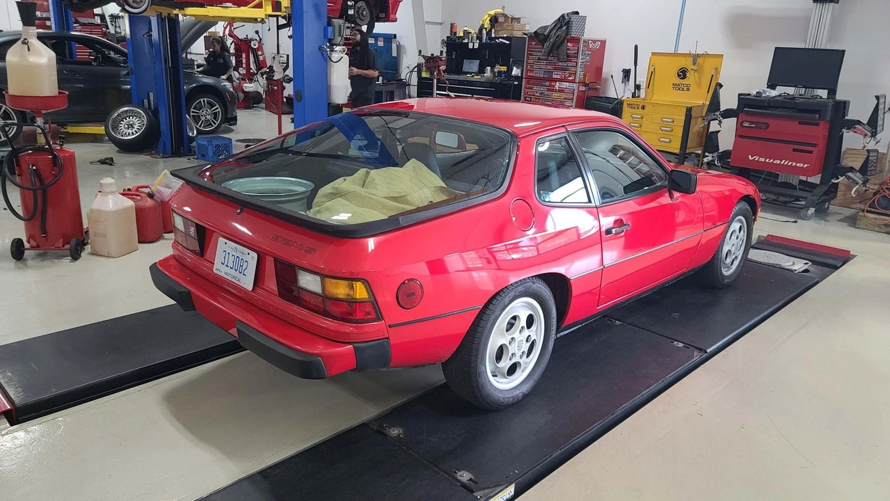 1987 Porsche 924 S - Image 15 of 31