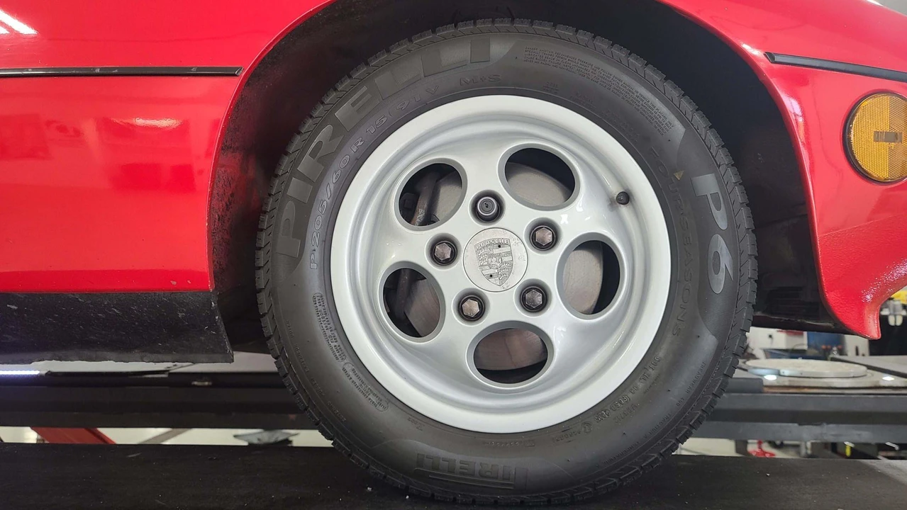 1987 Porsche 924 S - Image 25 of 31