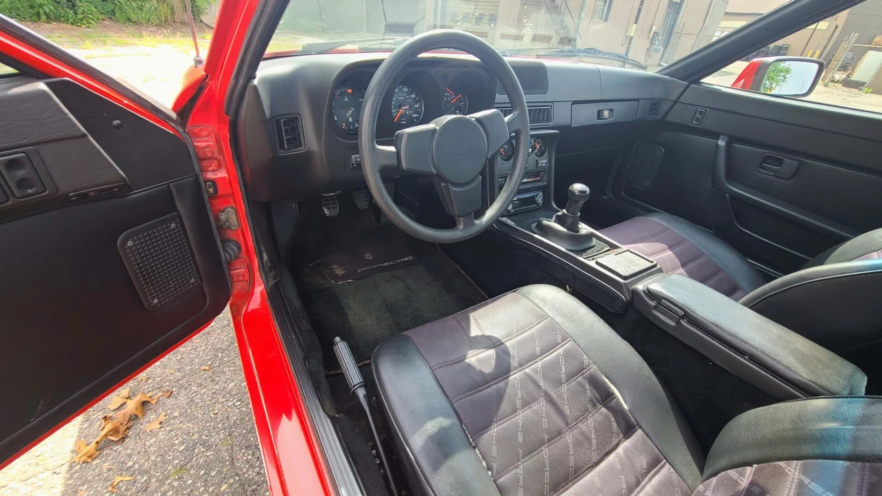 1987 Porsche 924 S - Image 26 of 31