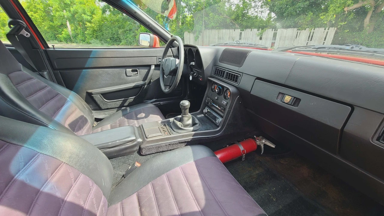 1987 Porsche 924 S - Image 28 of 31