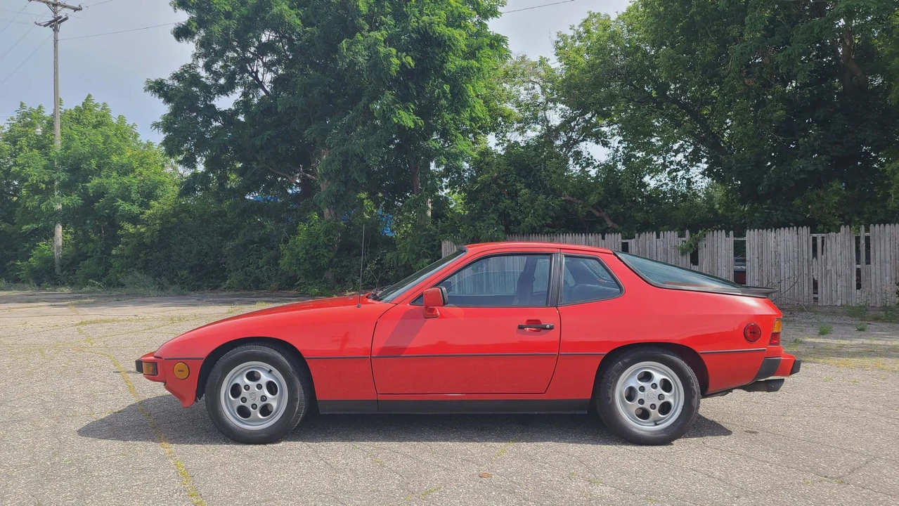 1987 Porsche 924 S - Image 13 of 31