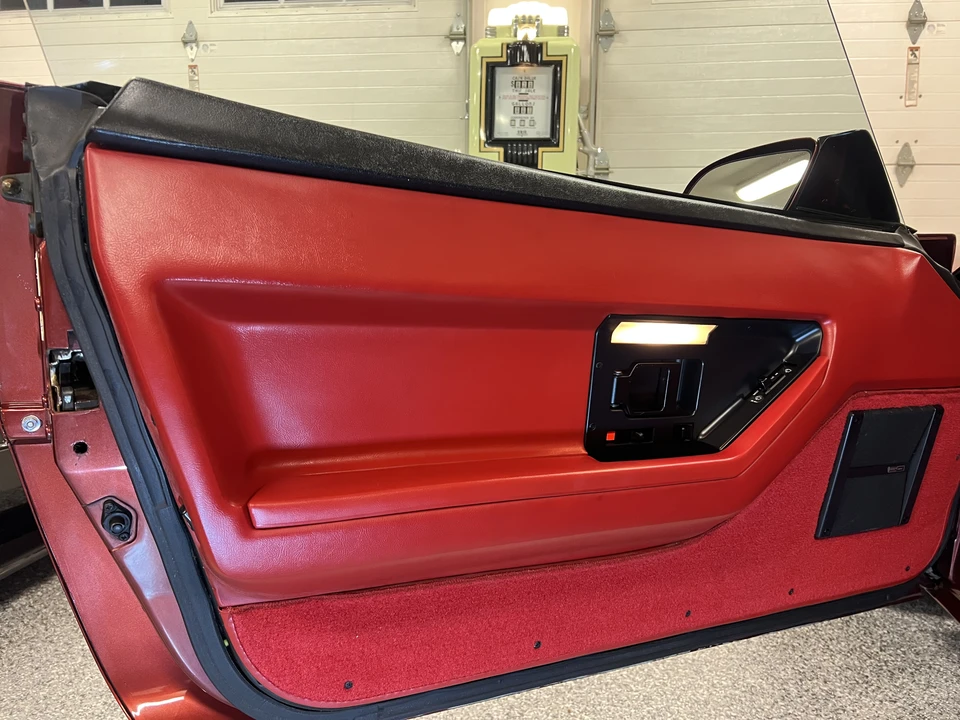 1988 Chevrolet Corvette C4 - Image 18 of 31