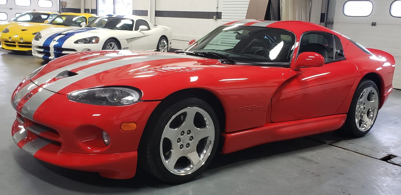 2002 Dodge Viper GTS 2nd Gen - Image 20 of 31