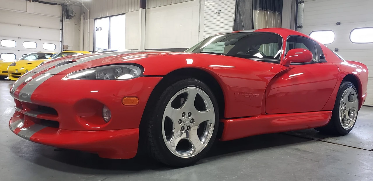 2002 Dodge Viper GTS 2nd Gen - Image 19 of 31