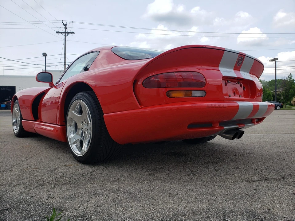 2002 Dodge Viper GTS 2nd Gen - Image 11 of 31