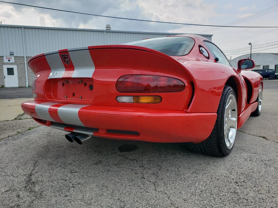 2002 Dodge Viper GTS 2nd Gen - Image 9 of 31